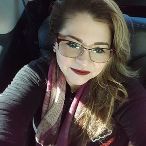 Meet your Posher, Ines